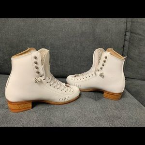 Riedell 1500 figure skates